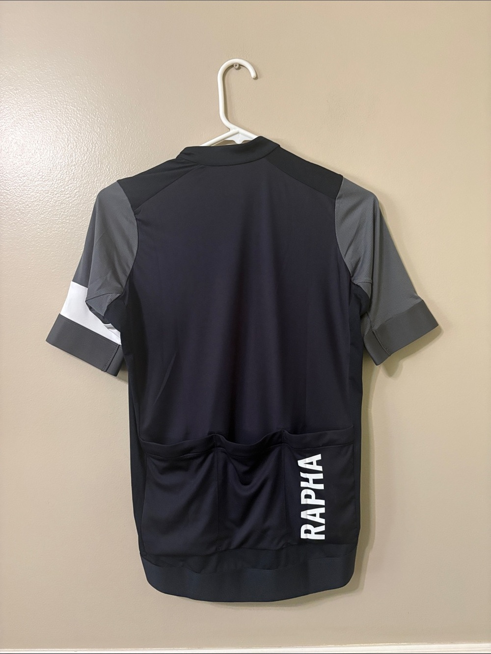 Rapha Pro Team Training Black & Grey Men’s Cycling Jersey - Picture 3 of 3